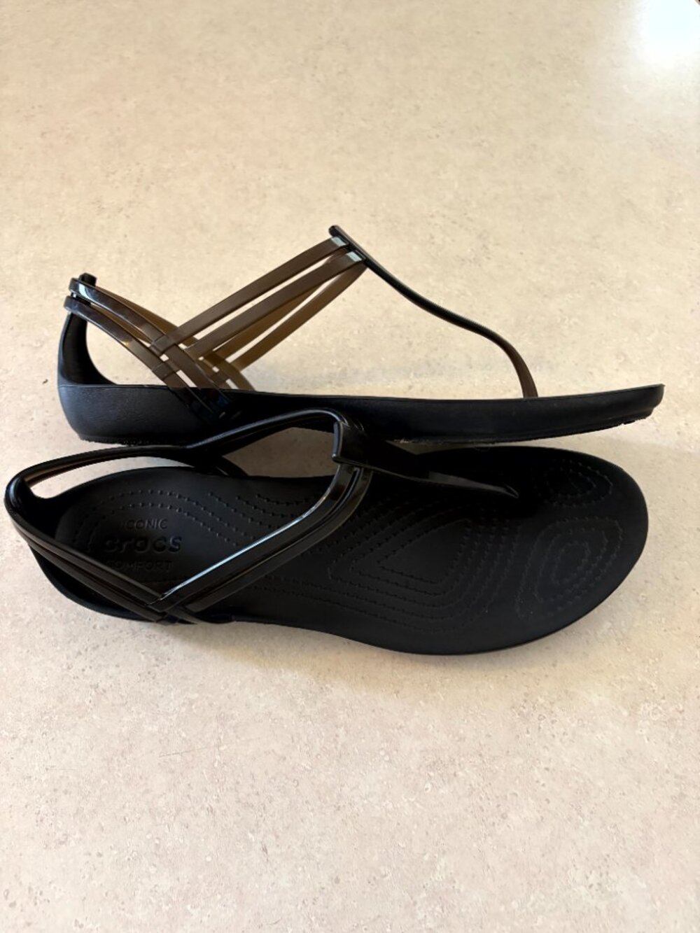 Crocs Isabella T-strap Sandal Women's Size 11 Black Ankle Strap - Picture 4 of 9